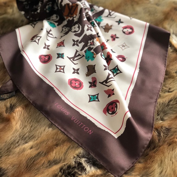 LOUIS VUITTON ABC MONOGRAM SQUARE - Picture 8 of 10